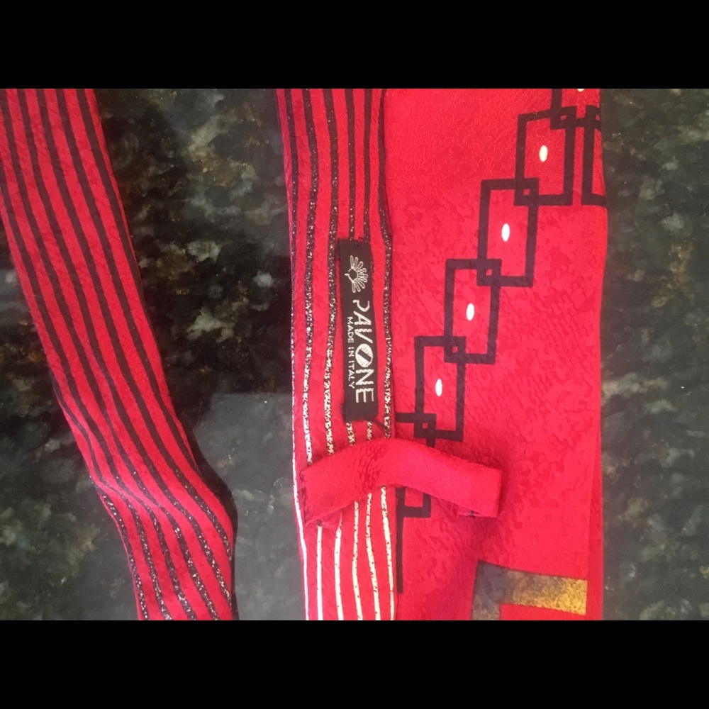 Pavone tie